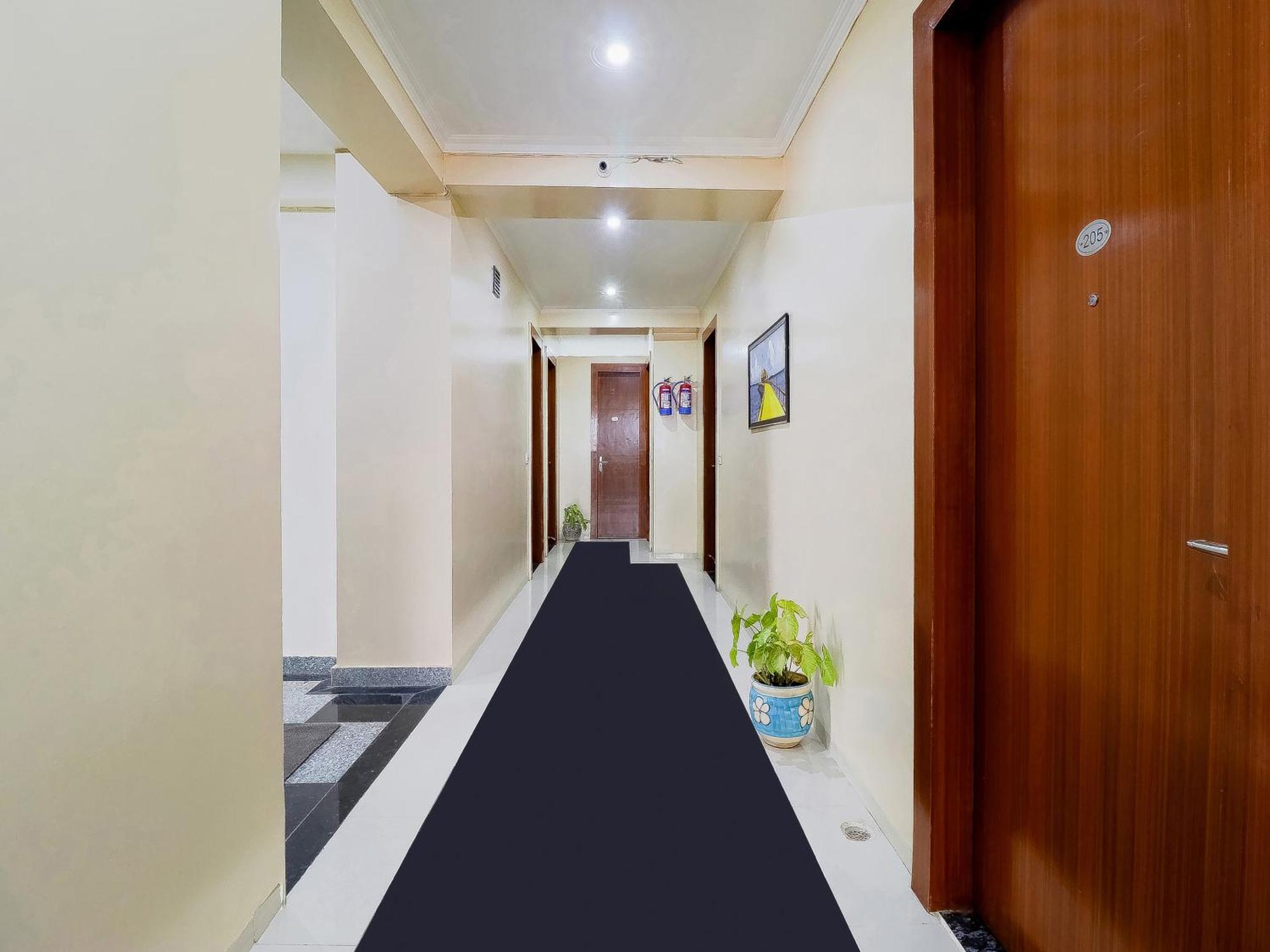 Treebo Rejoice 52 - 3Km From Huda City Metro Station Badshahpur Exterior foto