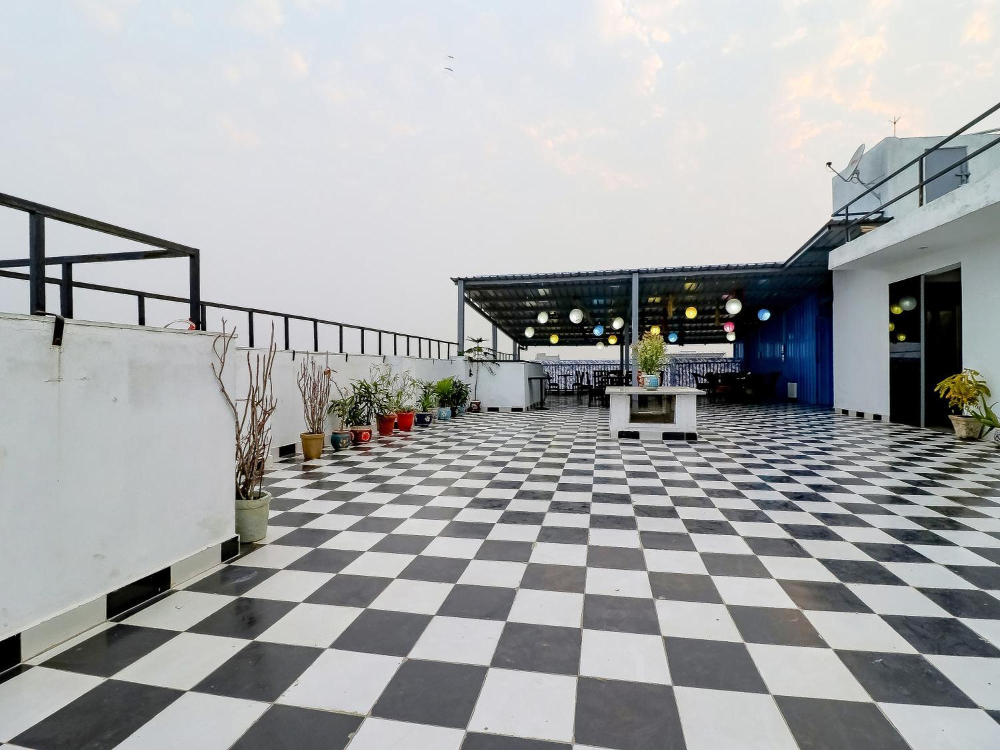 Treebo Rejoice 52 - 3Km From Huda City Metro Station Badshahpur Exterior foto