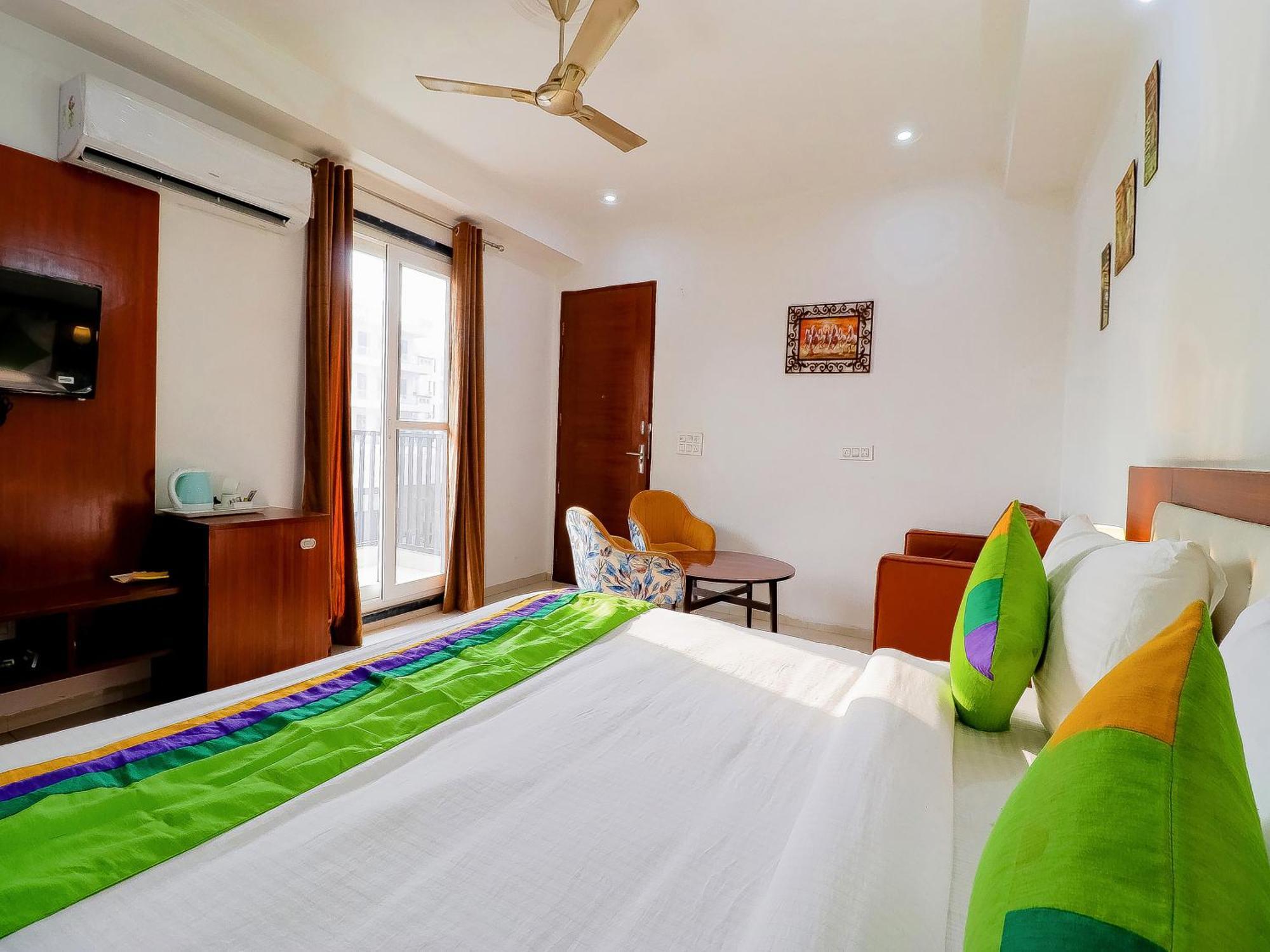 Treebo Rejoice 52 - 3Km From Huda City Metro Station Badshahpur Exterior foto