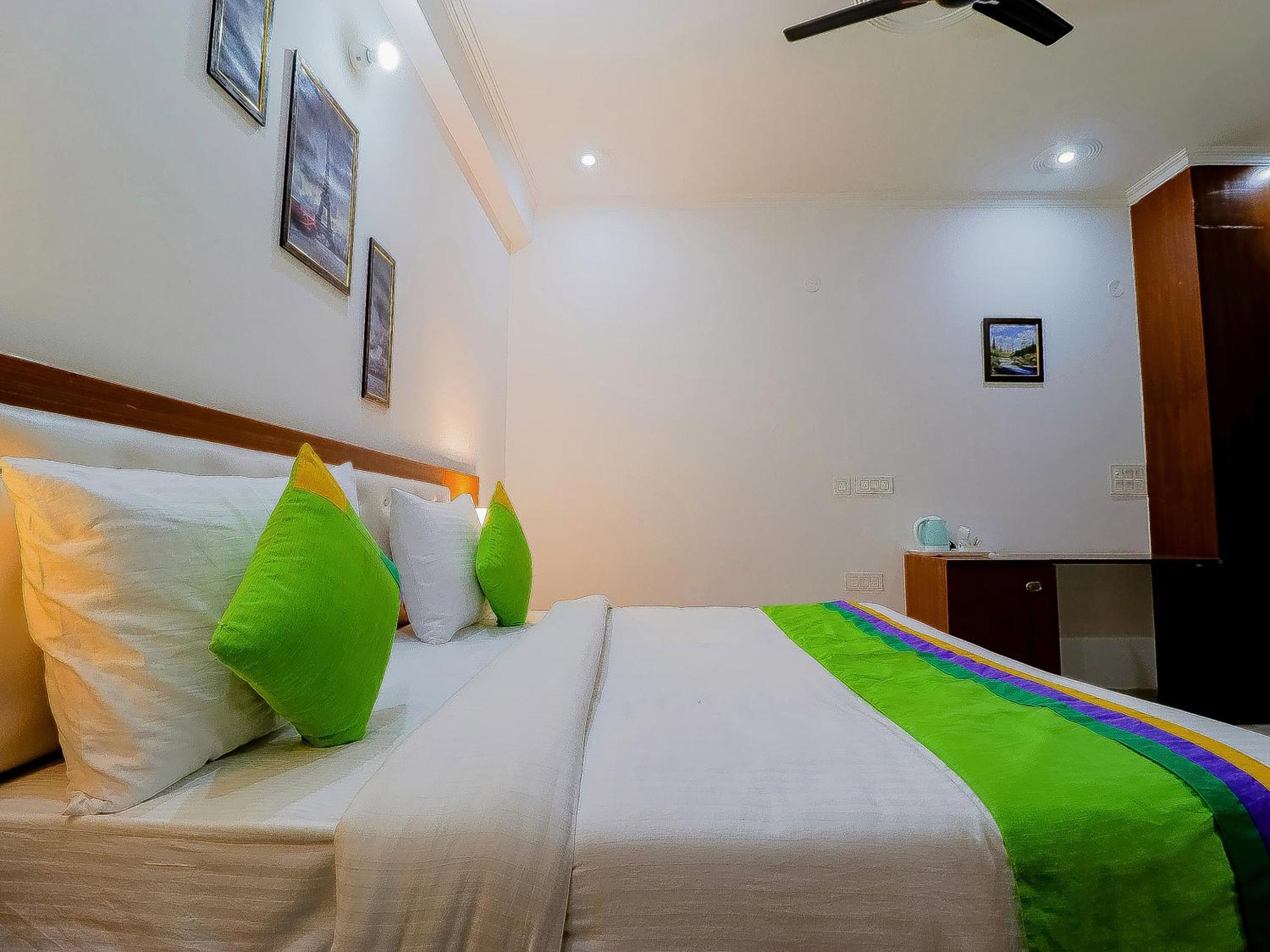 Treebo Rejoice 52 - 3Km From Huda City Metro Station Badshahpur Exterior foto