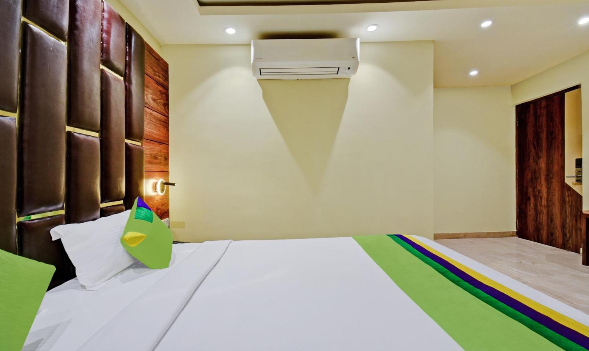 Treebo Rejoice 52 - 3Km From Huda City Metro Station Badshahpur Exterior foto
